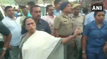 Mamata asks cops to arrest people chanting 'Jai Shri Ram'