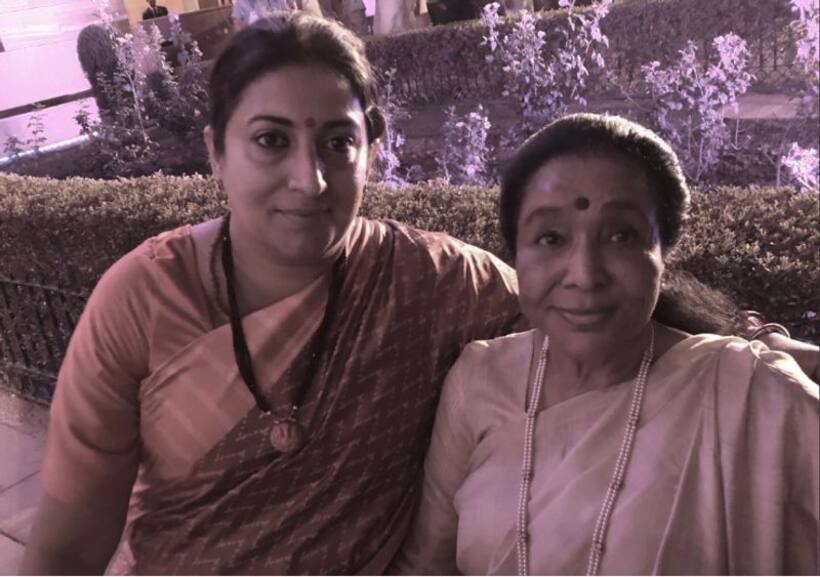 पीएम मोदी शपथ ग्रहण के बाद आशा भोसले फंस गई थी भीड़ में, स्मृति ईरानी ने की मदद