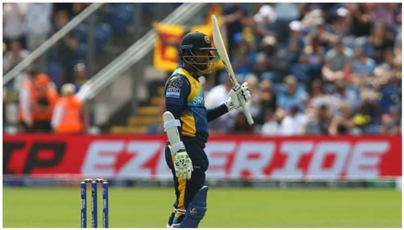 Dimuth Karunaratne survives ball hits stumps