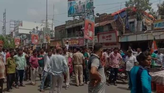 তৃণমূলের বৈঠকে জয় শ্রীরাম স্লোগান, বাধা দিল পুলিশ, কাঁচরাপাড়ায় চরম উত্তেজনা