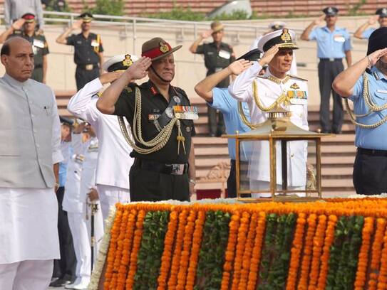 Defence Minister Rajnath Singh visit world highest battlefield Siachen glacier to review security