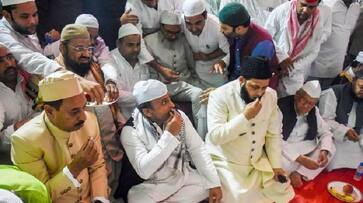 Political parties himself kept away from the iftar party, organising bhandara in up