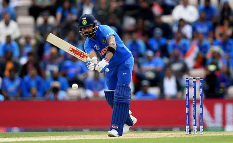 Kohli asks fans to Cheer the Players after fans booed Steve Smith