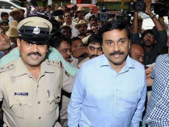 Supreme Court gives relief to Janardan Reddy but rebuffs CBI