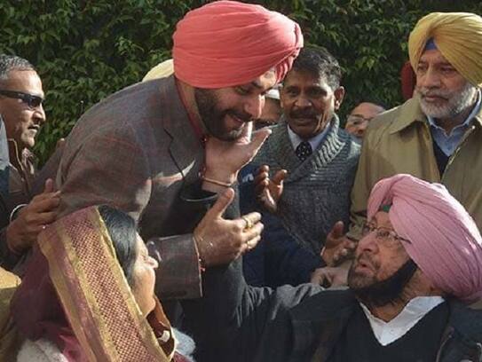 Captain Amarinder Singh clapped, Sidhu stranded in CM's Chakravyuh