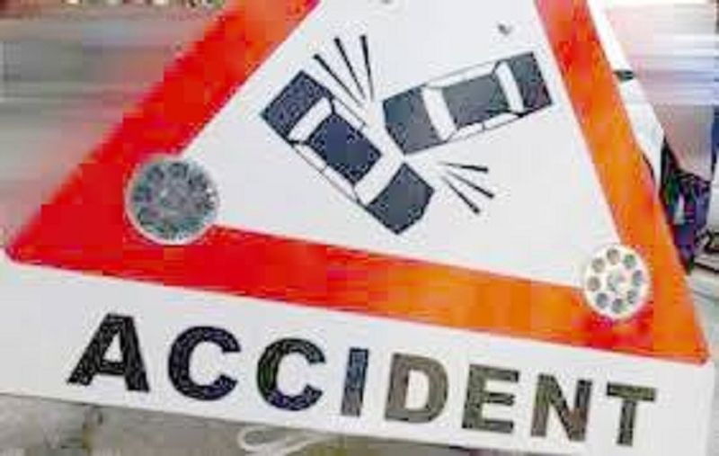 3 Dies 2 injured after Car overturns In devanahalli