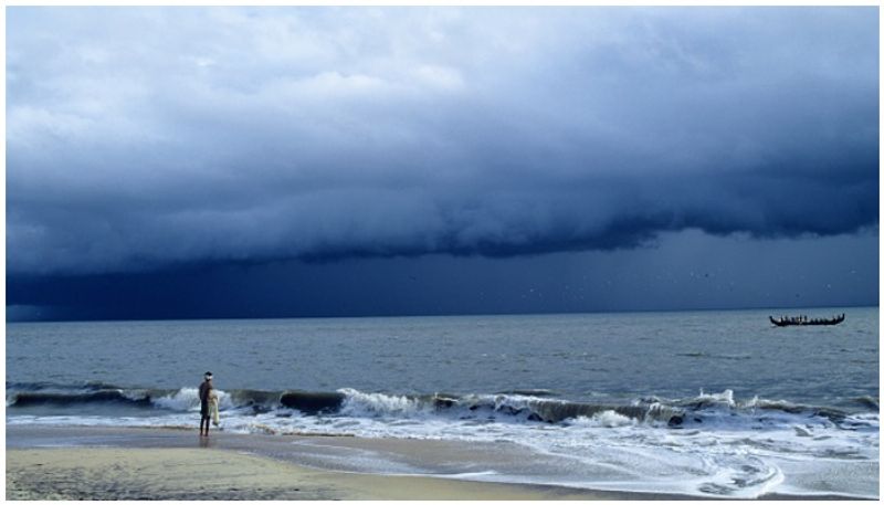 Cyclone Vayu Heavy rains wreak havoc in Mangalore