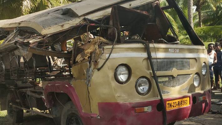 vellore minibus accident...2 women dead