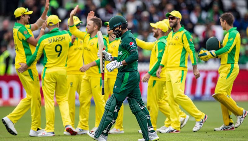 Pakistan losses their wickets against Australia live updates