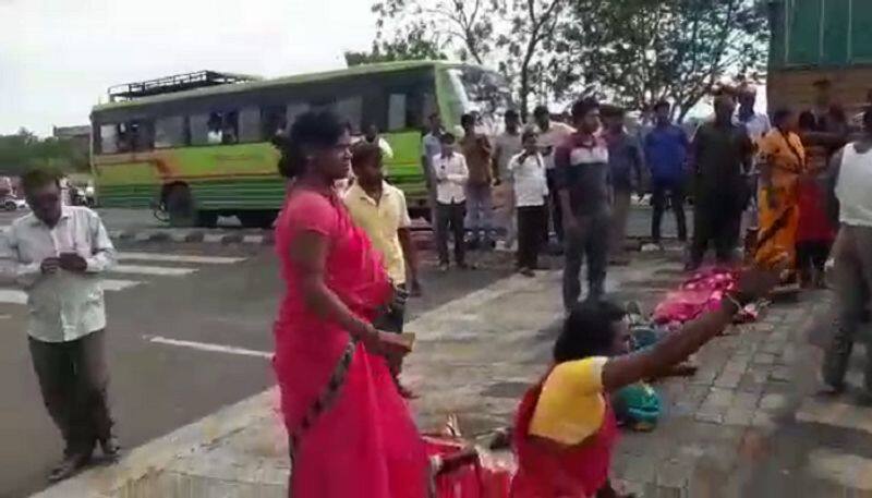 Transgenders drama at bagalkot state highway