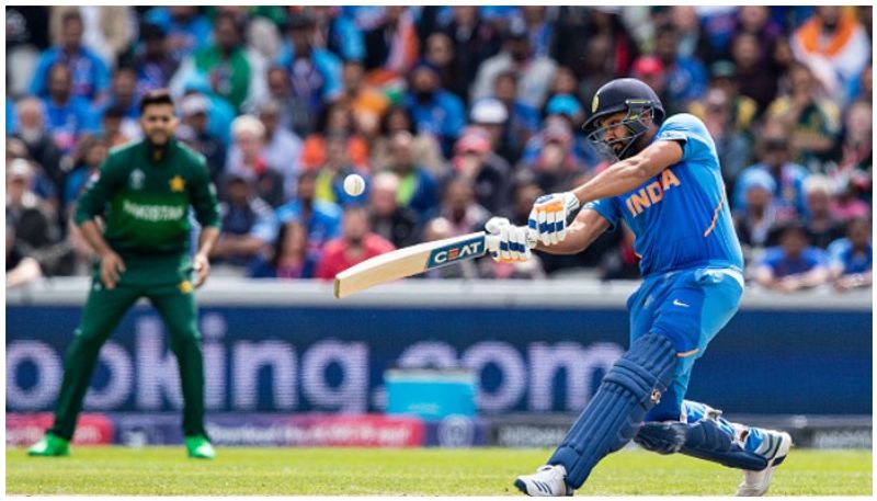 World Cup 2019 Rohit Sharma Breaks MS Dhoni Highest Sixer  record