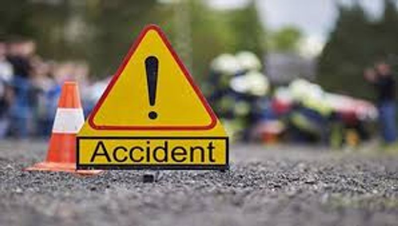 4 killed after auto rams into bus in Bengaluru