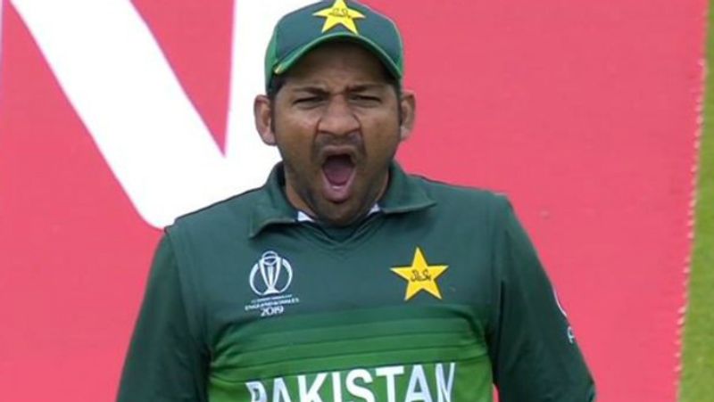 pakistan fans insults  Sarfaraz Ahmed