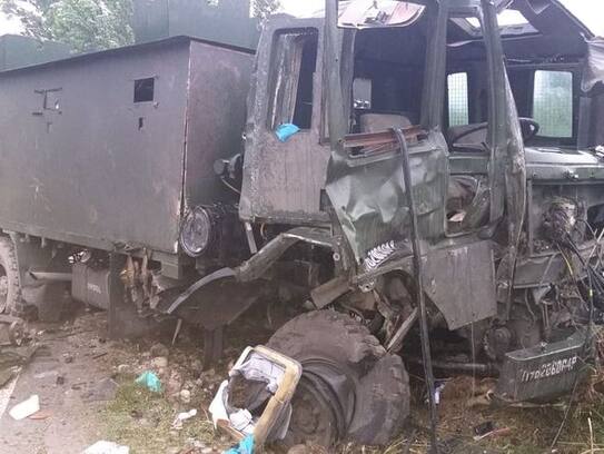 Army Vehicle Attacked In Jammu Kashmir Pulwama, several security personnel injured