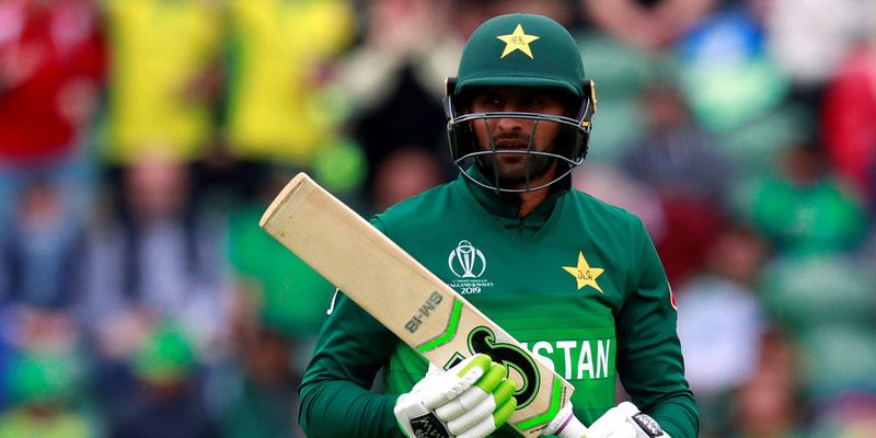 Shoaib Malik, Mohammad Hafeez return to Pakistan squad for T20 series against Bangladesh