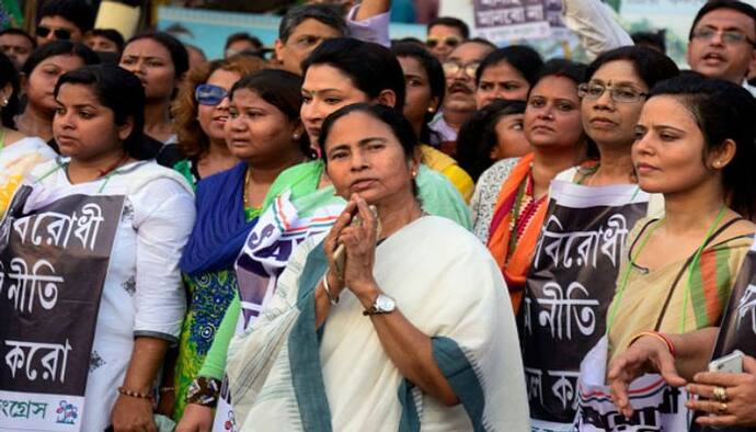 ইভিএম নয়, ব্যালটে হবে পুরভোট, মমতার ঘোষণাকে কটাক্ষ বিজেপি-র