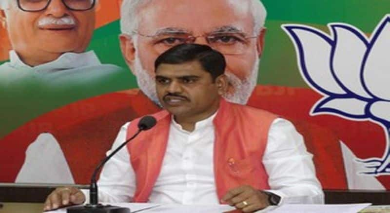 quarantine notices to BJP Leader Vishnu Vardhan reddy