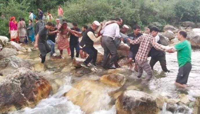 কুলুতে বাস দুর্ঘটনায় ক্রমেই বাড়ছে মৃতের সংখ্যা, শোক প্রকাশ প্রধানমন্ত্রীর