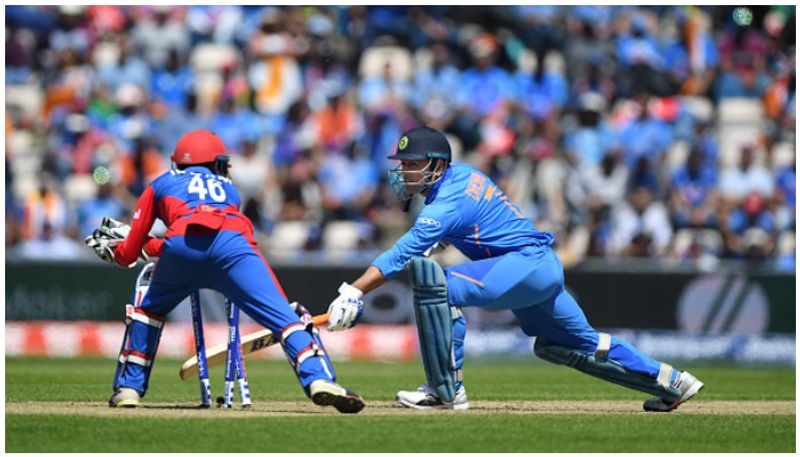 Fans trolls ms dhoni terrible batting performance against afghanistan