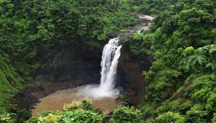 বর্ষায় বেড়ানোর সেরা ৯ ঠিকানা! বৃ্ষ্টিতে নতুন রূপে চিনুন এই এলাকাগুলিকে