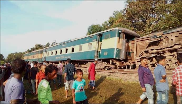 লাইনচ্যুত হয়ে খালে ট্রেনের বগি, বাংলাদেশে ভয়াবহ রেল দুর্ঘটনা