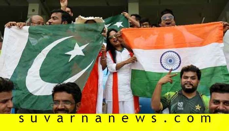 Pakistan Cricket Fans Supports Team India in Match Against England