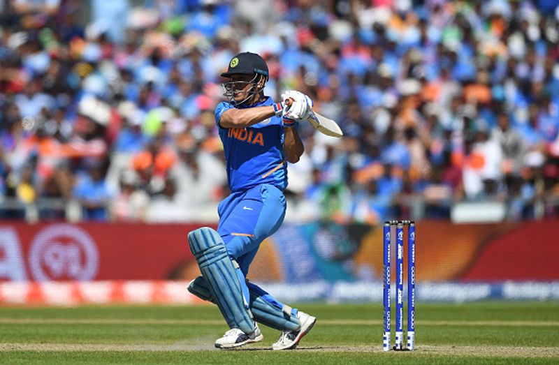 MS Dhoni bat at No 4 says Dean Jones