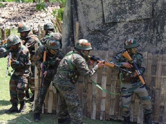 Exchange of firing underway between terrorists and security forces at Chadoora area of Budgam district