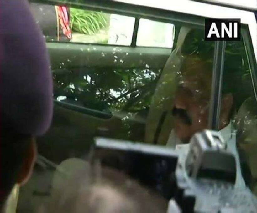 कर्नाटक में कुमारस्वामी सरकार पर छाए फिर संकट के बादल,  कांग्रेस विधायक ने दिया इस्तीफा
