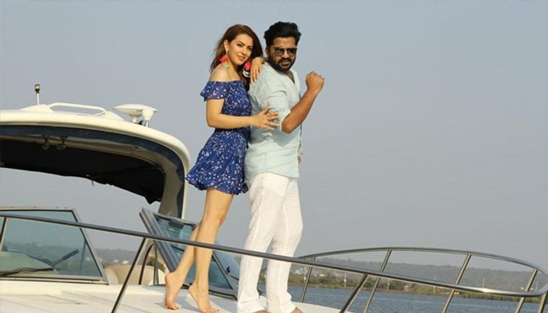 Simbu and Hansika Close Huge Photo in Maha Shooting Spot Going Viral