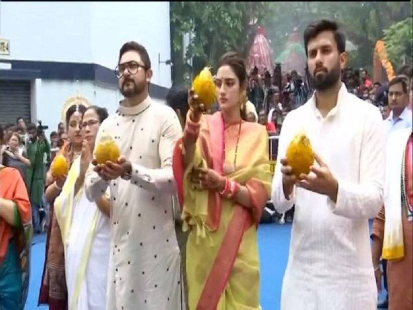 इस्लाम से खारिज  हुई नुसरत जहां, बरेलवी मसलक ने जारी किया फतवा