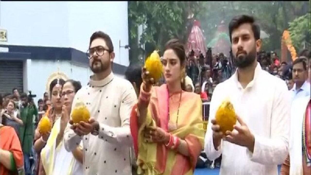 इस्लाम से खारिज  हुई नुसरत जहां, बरेलवी मसलक ने जारी किया फतवा