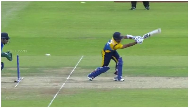 Watch MS Dhoni Stunning Stumping Kusal Mendis