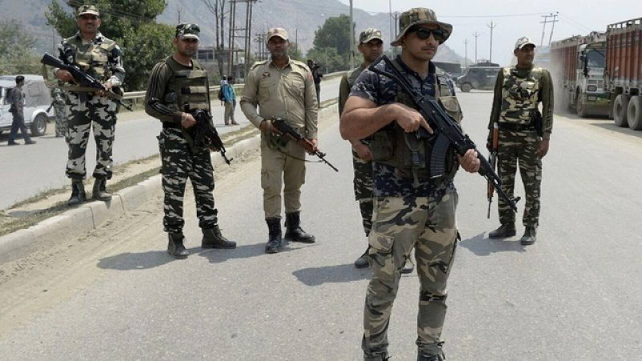 आतंकी बुरहान वानी की बरसी पर घाटी में सुरक्षा कड़ी, एक दिन के लिए रोकी गयी अमरनाथ यात्रा