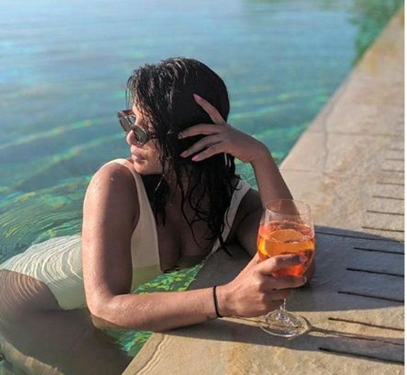 Priyanka Chopra earning 2 Cr with One Insta Post to Endorse