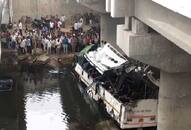 UP government gave clean chit to officers to 29 passanger death bus collapsed in Yamuna expressway