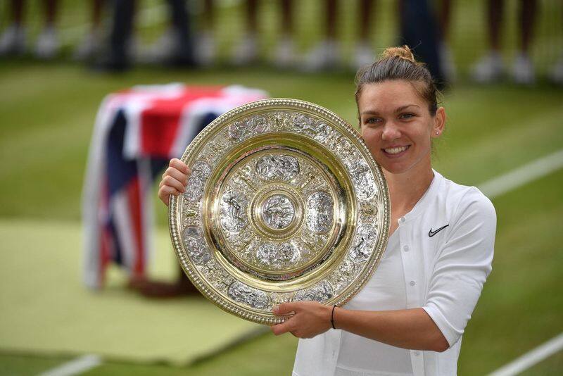 simona halep beat serena williams and clinch maiden Wimbledon title