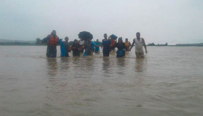 বন্যা ও ভুমিধসের জেরে নেপালে মৃত ৪৩, নিখোঁজ প্রায় ২৪