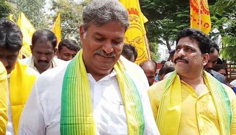 Bonda Uma and Budda Venkanna makes allegations against TDP MP Kesineni nani irks Chnadrababu