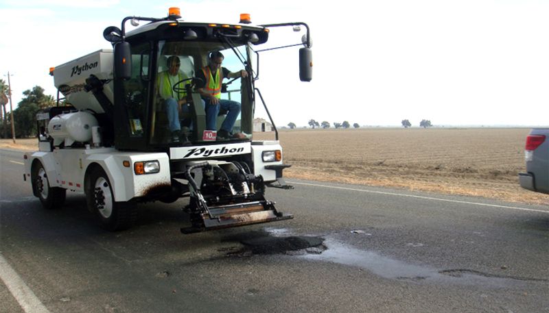 Pothole filling machine to PWD