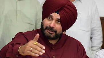 Sidhu's tongue slipped again after going to Pakistan, told Niyaji, the puppet of Pakistani army, Alexander