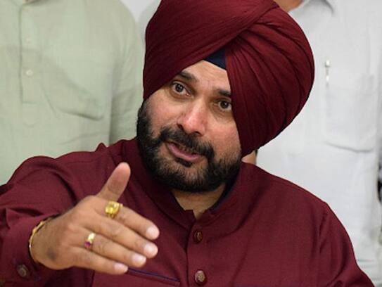 Sidhu's tongue slipped again after going to Pakistan, told Niyaji, the puppet of Pakistani army, Alexander