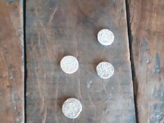 mud collapsed in rain, the treasure of Mughal period came from inside in Uttar Pradesh