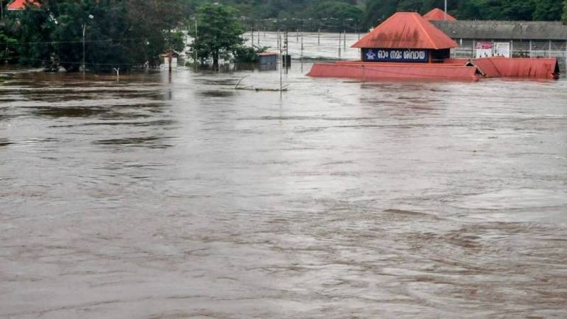 Karnataka floods: Amit Shah to conduct aerial survey in flood-affected districts; death toll rises to 31