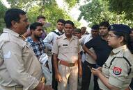 Criminals attacked the police van and released three prisoners in sambhal uttar pradesh