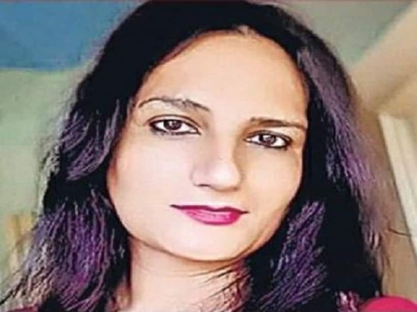 रेलवे कर्मचारी राजेश पांडे से बन गया सोनिया, सरकारी दस्तावेजों में लिंग परिवर्तन के लिए खा रहा धक्के