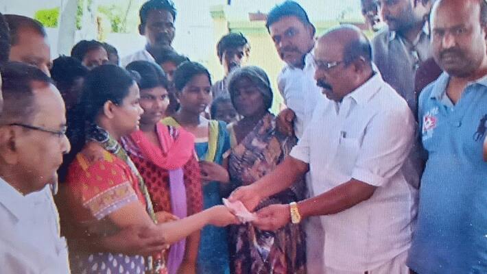 nellai murder... dmk announces rs 1 lakh