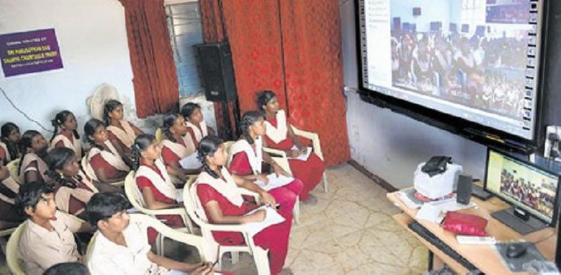 students change private school to govt school