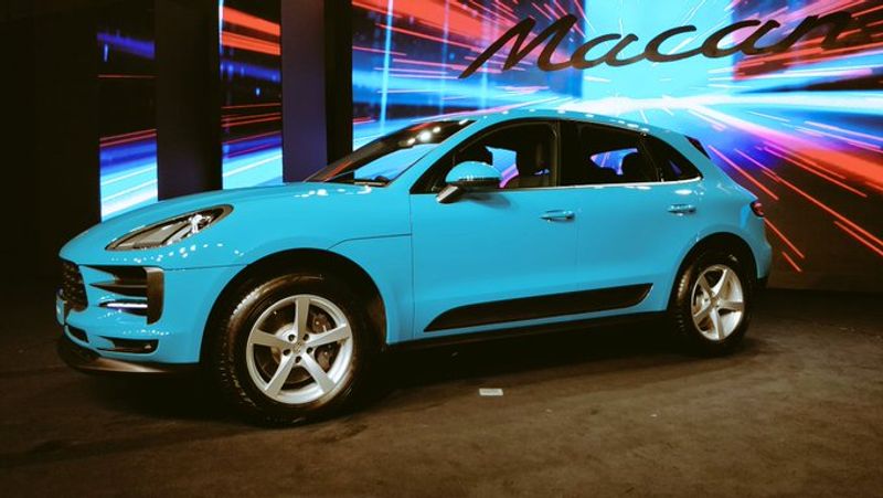 Porsche macan facelift luxury car launched in India