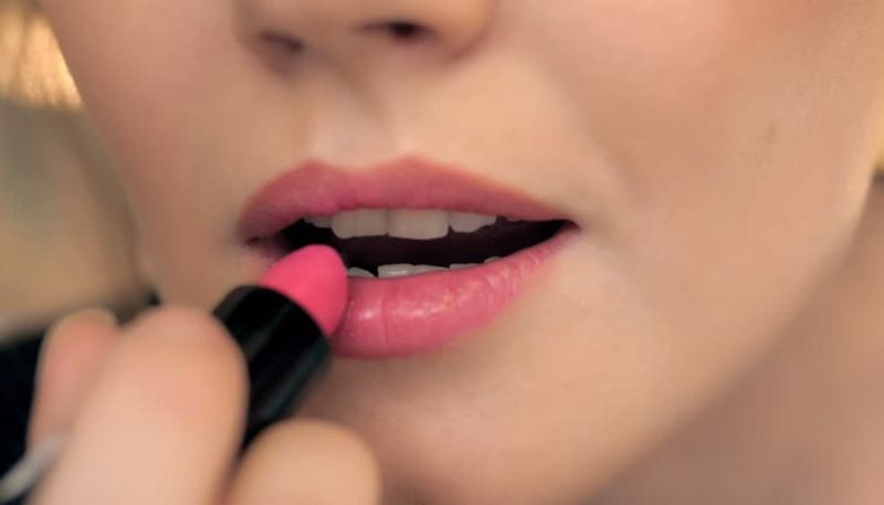 National Lipstick Day  how to apply lipstick